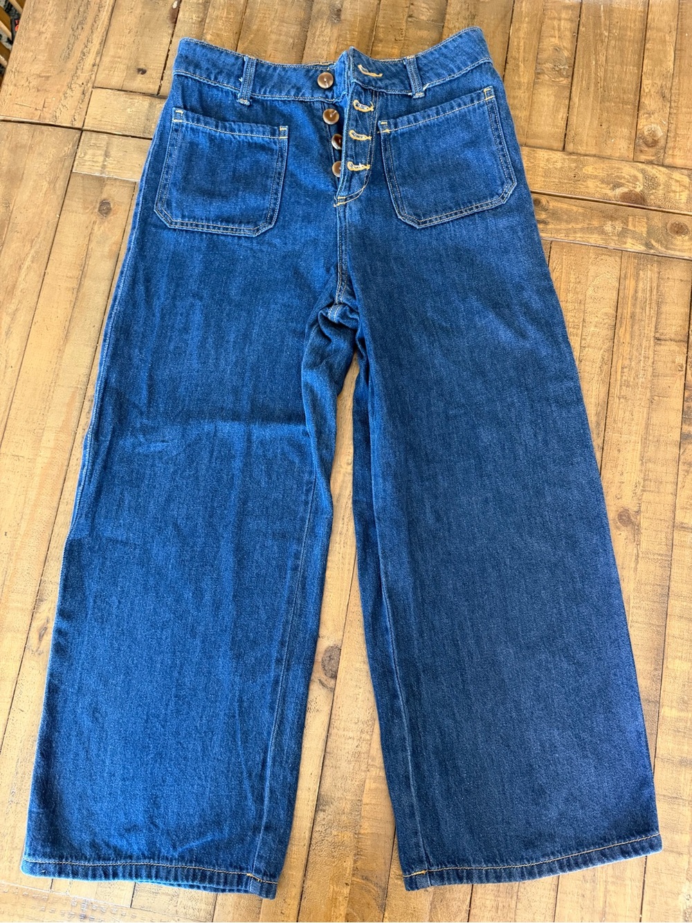 Women’s Wide-Leg Blue Denim Jeans with Front Patch Pockets